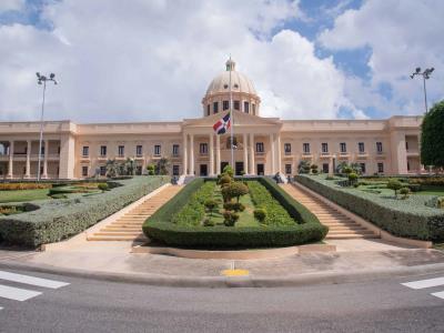 Gobierno planea la construcción de dos estacionamientos, uno ubicado en el Palacio Nacional