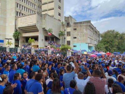 Incremento del salario de maestros en un 8% gracias a la educación