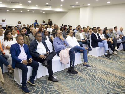 Intérpretes muestran apoyo a Luis Abinader