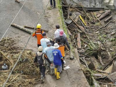 Inundaciones en Indonesia: 52 muertos por riadas con lava fría