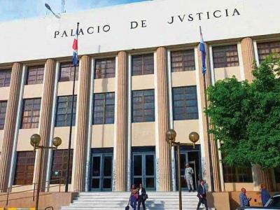 Joven cuyo padre fue exviceministro se someterá a un juicio por malversación de fondos en el Ministerio de Agricultura