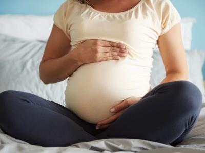 La tasa de mortalidad de mujeres que dan a luz es más alta en las zonas fronterizas