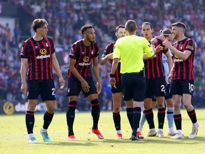 Los equipos de la Liga Premier debatirán eliminar el VAR