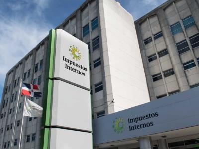 Los ingresos generados por impuestos en el mes de abril del año 2024