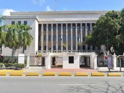 Ministerio de Educación niega la cancelación de clases después de la marcha de ADP