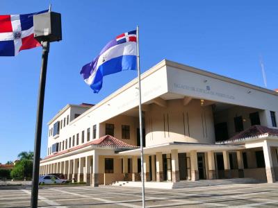 Orden del recurso de amparo para que el CEA suspenda los desalojos en Puerto Plata