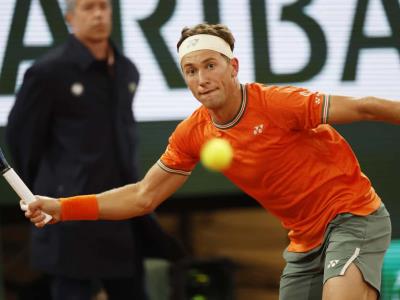 Ruud continúa destacando en su desempeño en la superficie de arcilla, progresa en Roland Garros