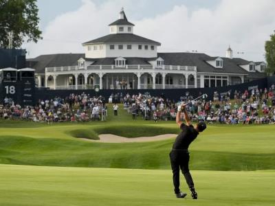 Schauffele y Morikawa empatan en la primera posición del Campeonato de la PGA