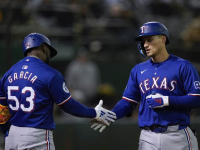 Seager lidera la remontada de los Vigilantes en un cuadrangular para vencer a los Atléticos 4-2