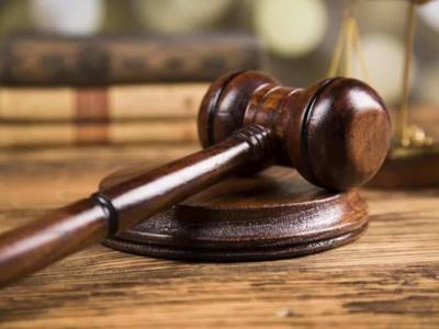 Sujeten a ciudadano francés acusado por crimen de fraude a un compatriota suyo