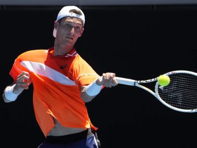 Terence Atmane emite disculpa luego de impactar a una espectadora con una bola