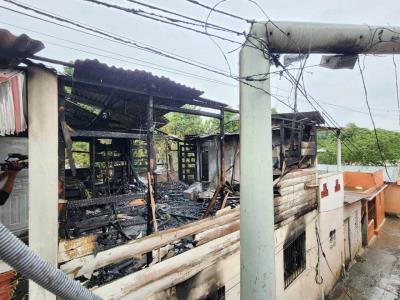 Varón lesionado durante un incendio en una vivienda de dos plantas