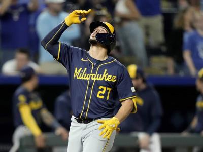 Willy Adames batea un jonrón de tres carreras para la victoria