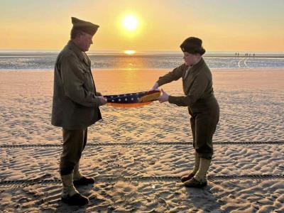 Antiguos combatientes y figuras destacadas rinden homenaje al desembarco en Normandía en su aniversario