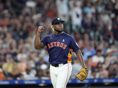 Blanco lanza siete entradas sin hits y Altuve conecta un jonrón, resultando en la victoria de los Astros