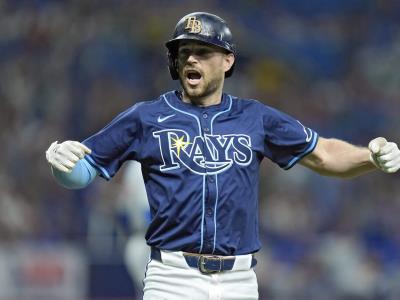 Brandon Lowe anota un jonrón decisivo para llevar a los Rays a la victoria sobre los Cachorros