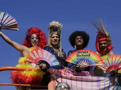 Desfile del Orgullo LGBTQ+ en Sao Paulo destaca la importancia de los símbolos nacionales