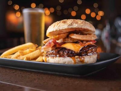Diez establecimientos perfectos para disfrutar de hamburguesas luego de la jornada laboral