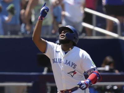 El jugador Vladimir Guerrero Jr. conecta un cuadrangular y remolca seis carreras en la victoria de Toronto