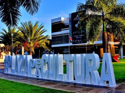 Explorando el arte y la cultura: una velada extendida visitando museos