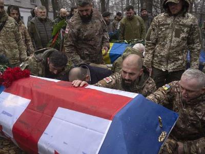 Funerales en Ucrania: Sentimientos encontrados de dolor y orgullo