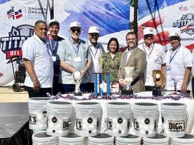 Inician competencia de béisbol para niños y adolescentes 