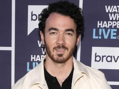 Kevin Jonas insta a revisar lunares tras revelar diagnóstico de cáncer de piel