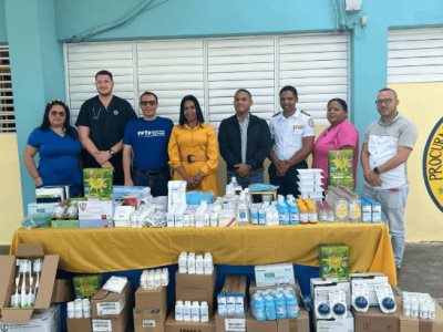 La Fundación Cruz Jiminián distribuye suministros médicos y equipos en la localidad de La Victoria
