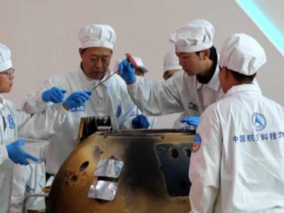 La nave espacial Chang'e 6 regresó con casi dos kilos de muestras de la cara oculta de la Luna