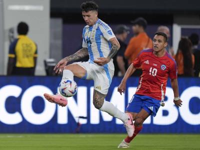 La selección de Argentina logra clasificar a la siguiente ronda de la Copa América al vencer a Chile