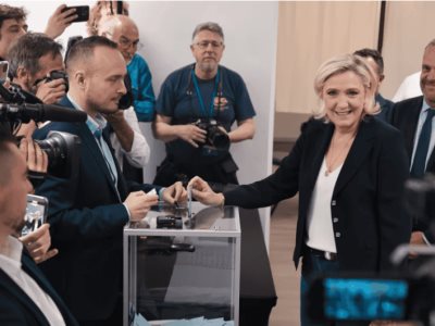 Le Pen gana la primera vuelta y podría alcanzar más del 50% de los votos en la segunda vuelta