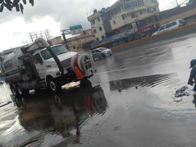 Limpieza en proceso debido al paso del huracán Beryl en el Distrito Nacional