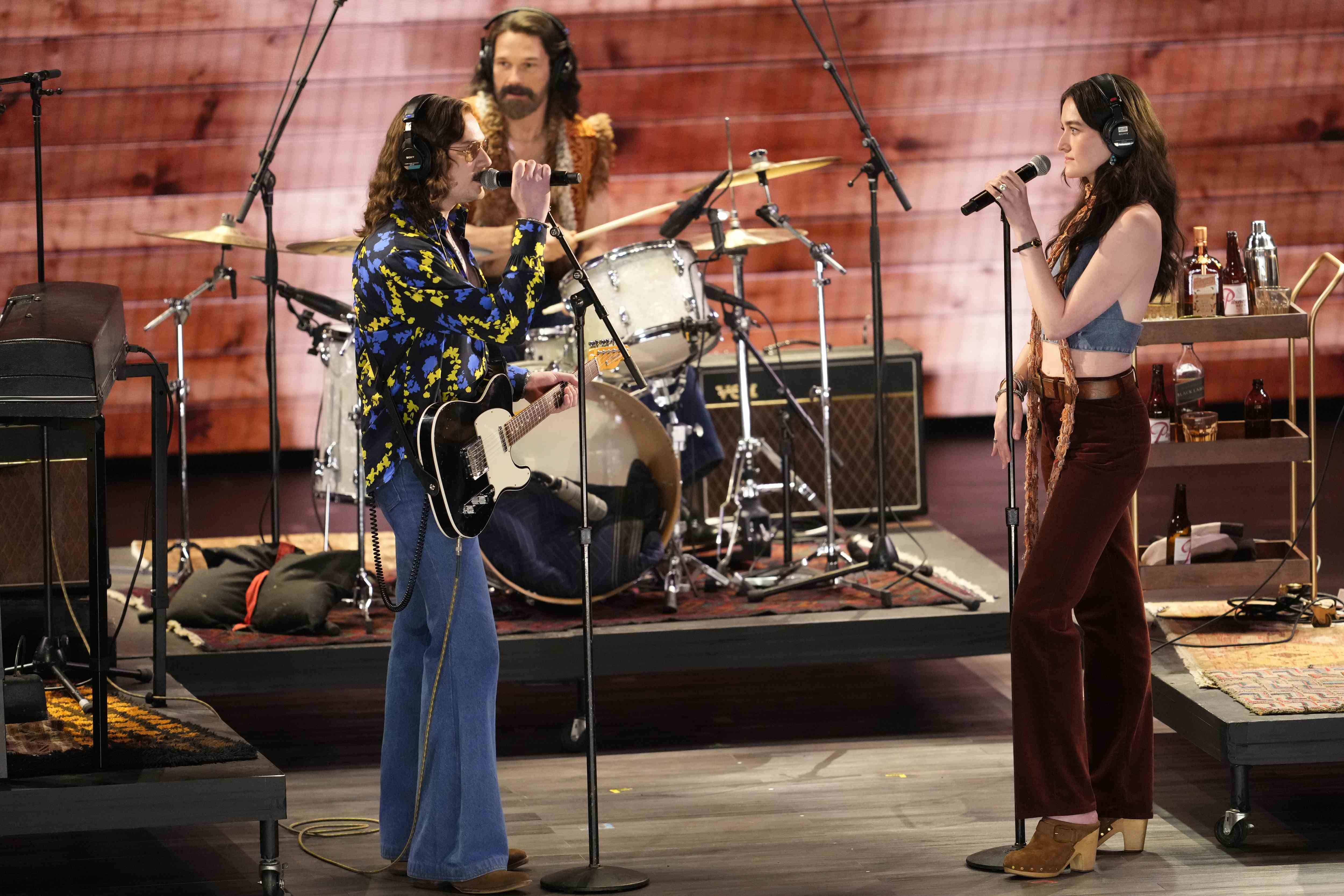 Los miembros de la compañía de Stereophonic durante su presentación en la 77a edición de los Premios Tony.