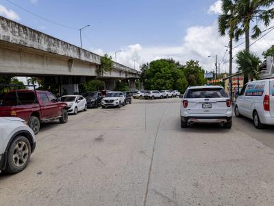 Potencial peligroso, desorden de alquiler de autos en la Ruta 66 cerca del Aeropuerto Internacional de Las Américas (AILA)