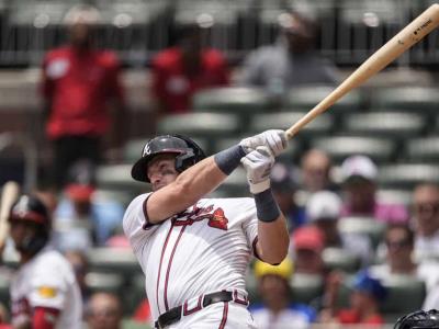 Sean Murphy conecta dos cuadrangulares y Bravos ganan todos los partidos de la serie contra Tigres