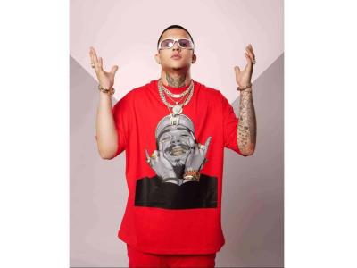 Urbano J One se rinde a la policía después de un accidente fatal con un motoconchista