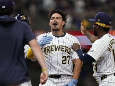 Willy Adames ayuda a que los Cerveceros ganen con marcador de 4-3