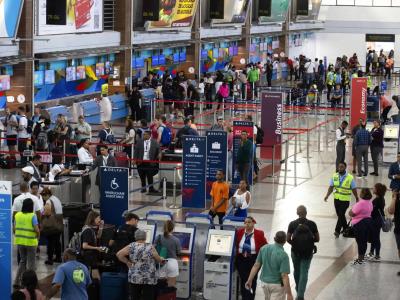 Aeropuerto internacional de las américas en remodelación