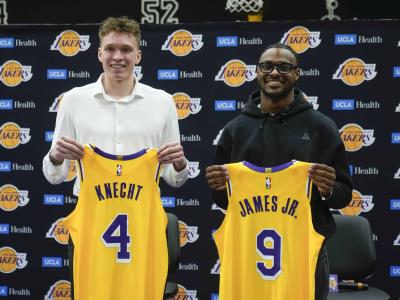 Bronny James considera la posibilidad de jugar junto a su famoso padre