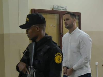 Cubano que golpeó agente de Digesett es condenado a un mes de prisión