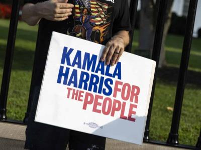 Demócrata en París apuesta por Kamala Harris