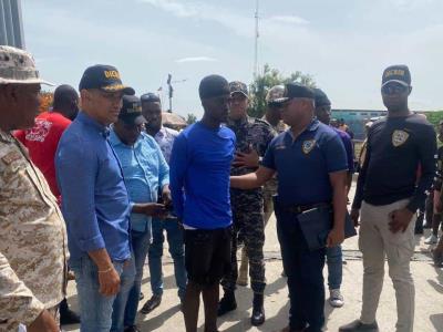 Detienen a un individuo señalado de cometer agresión sexual contra una persona joven después de quitarle la vida en Montecristi