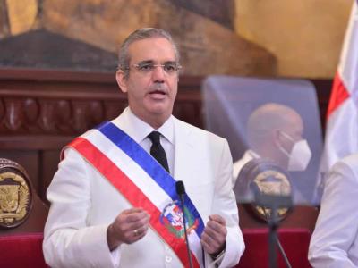 Día de los padres: Abinader felicita a los padres dominicanos