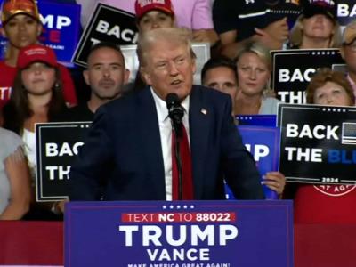 Donald trump acusa a kamala harris de ser lunática radical