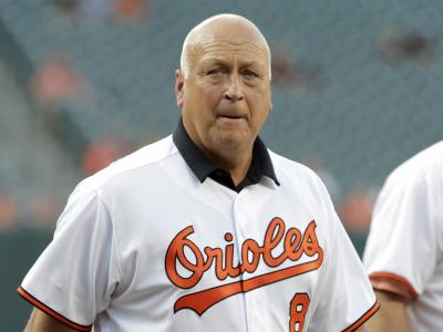 El jugador de béisbol Cal Ripken Jr. conectó un jonrón en el Juego de Estrellas de 2001