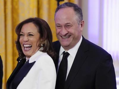 El marido de Kamala Harris da positivo en la prueba de COVID-19