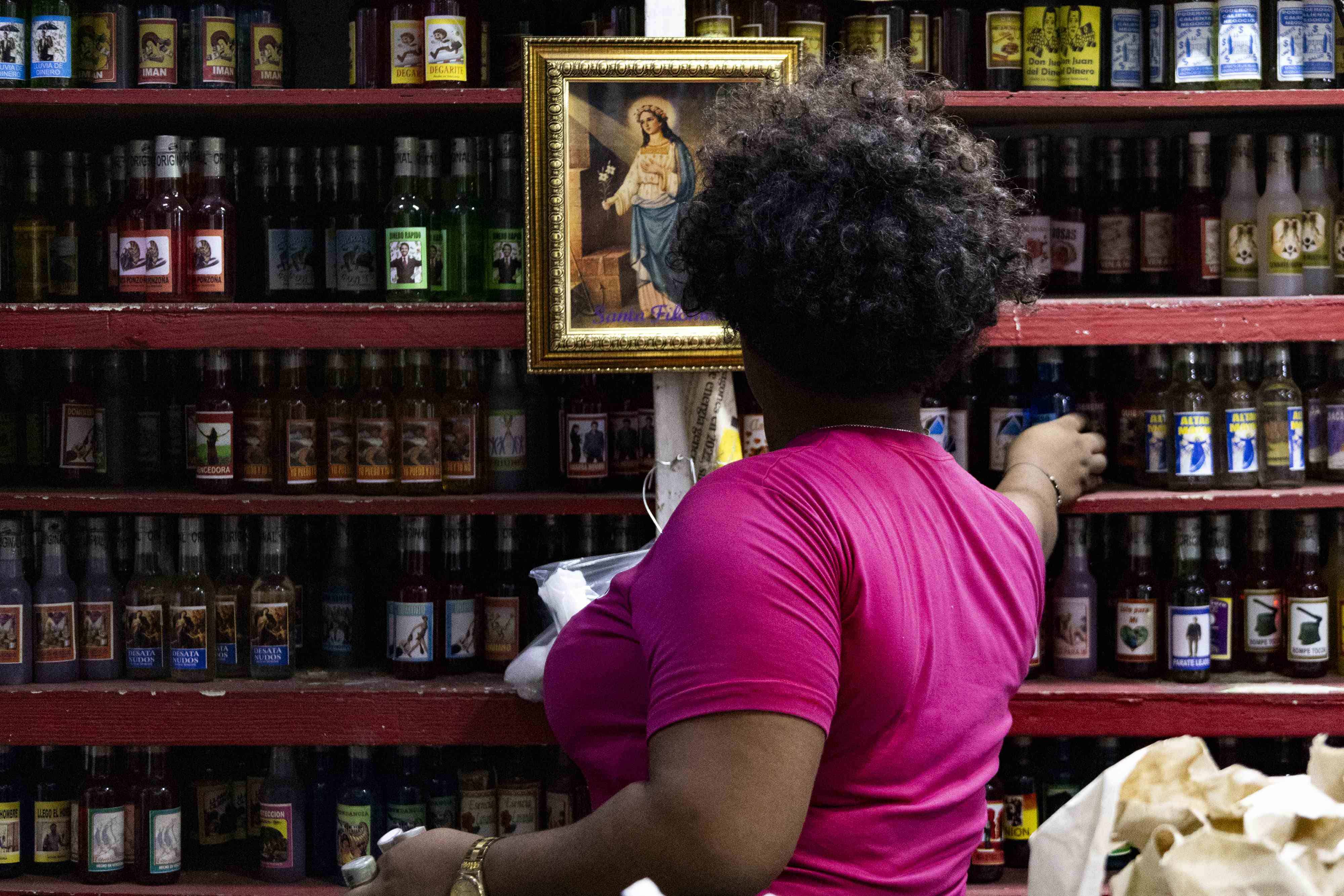 Productos supersticiosos en el mercado Modelo.