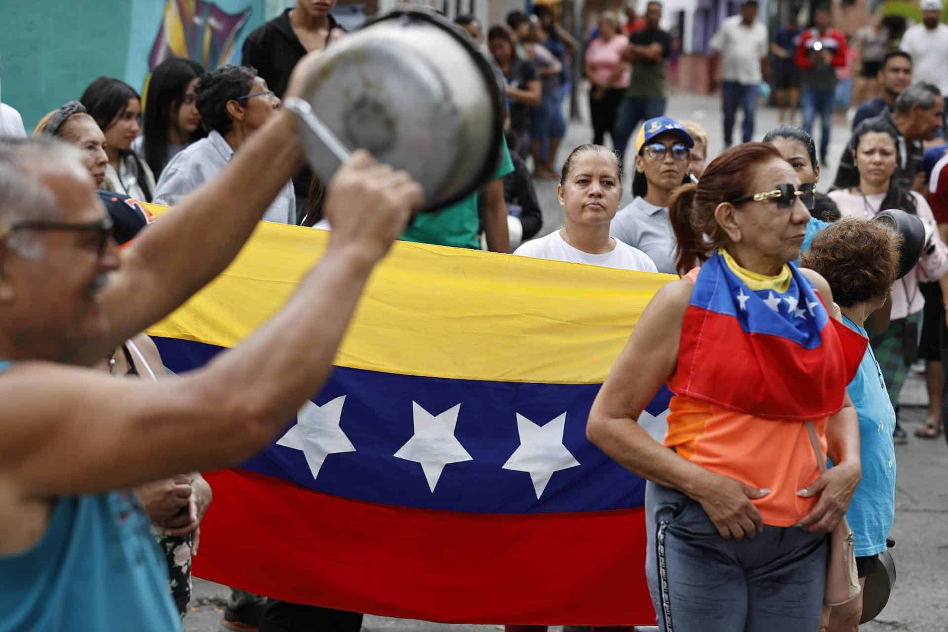 Elecciones en Venezuela Expulsión de diplomáticos venezolanos en Perú