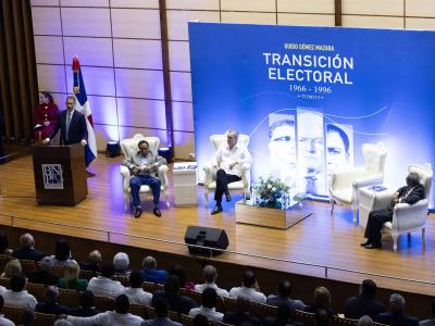 Guido Gómez Mazara pone en circulación libro