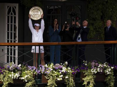 ```html

 
 Barbora Krejcikova se Impone en Wimbledon y Obtiene su 2do Título de Grand Slam
Barbora Krejcikova se Impone en Wimbledon y Obtiene su 2do Título de Grand Slam
```